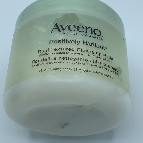 Aveeno Active Naturals Positively Radiant Dual Textured Cleansing Clothes 28 - Picture 2 of 7